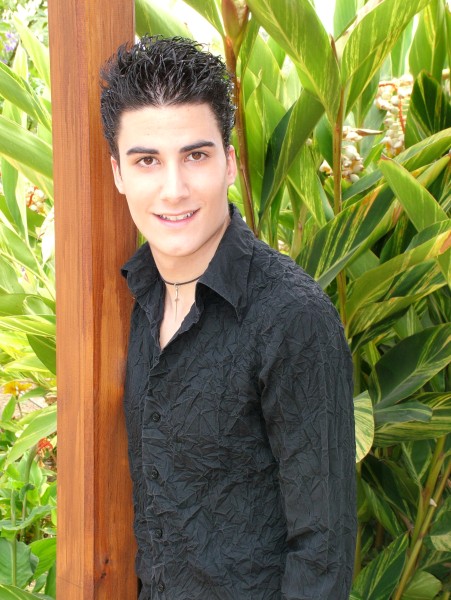 Fernando Santana, Cantante y presentador